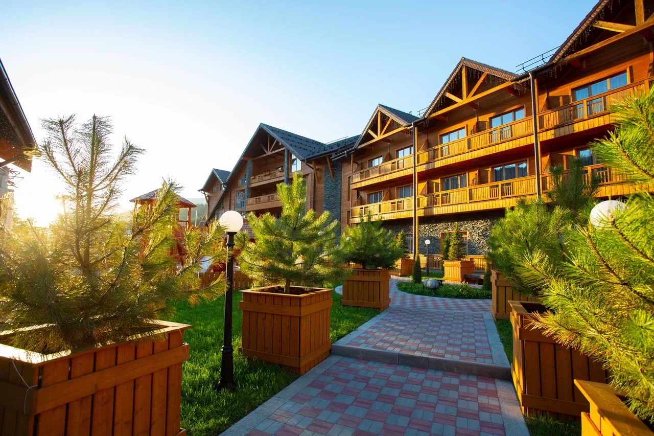Arkhyz Royal Resort & Spa — фасады и территория
